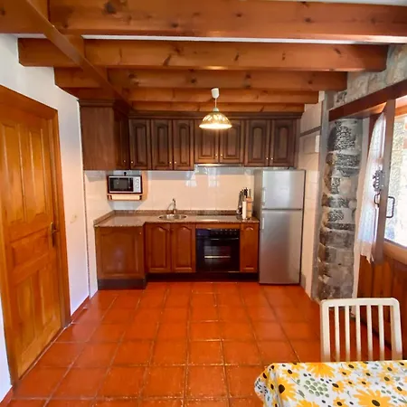 La Rotella, Calma Al Lado De Feriehus Onís