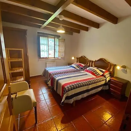 La Rotella, Calma Al Lado De Feriehus Onís